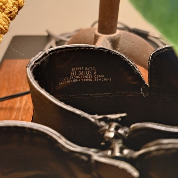 Denver Hayes Ankle Boots - Picture 6 of 7